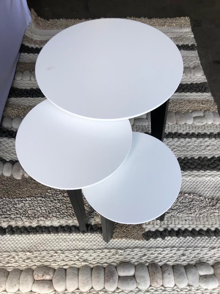 Set van 3 witte salontafels met zwarte pootjes., Ophalen, 50 tot 100 cm, ., Rond