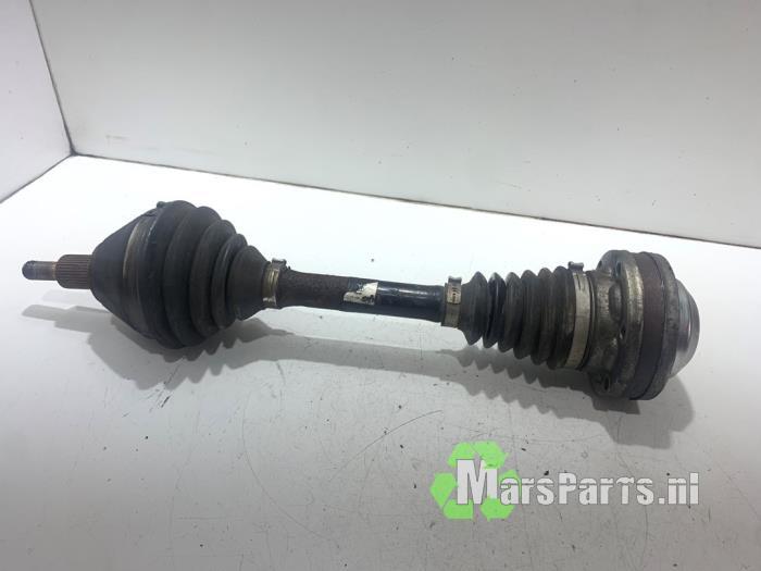 Aandrijfas links-voor van een Volkswagen Polo, Gebruikt, -, Volkswagen, -
