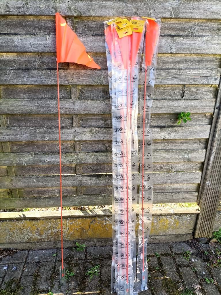 Veiligheidsvlag. Oranje fiets vlag. Verkeers vlag., Ophalen, Nieuw