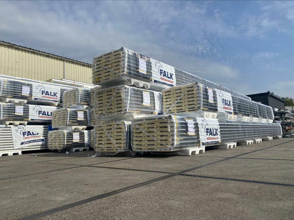 4000m2 geisoleerde dakplaten - sandwichpanelen restpartij