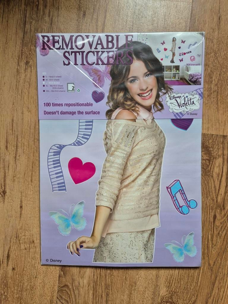 Grote herbruikbare muursticker van Violetta, NIEUW, Kinderen en Baby's, Speelgoed | Actiefiguren, Nieuw, Ophalen of Verzenden