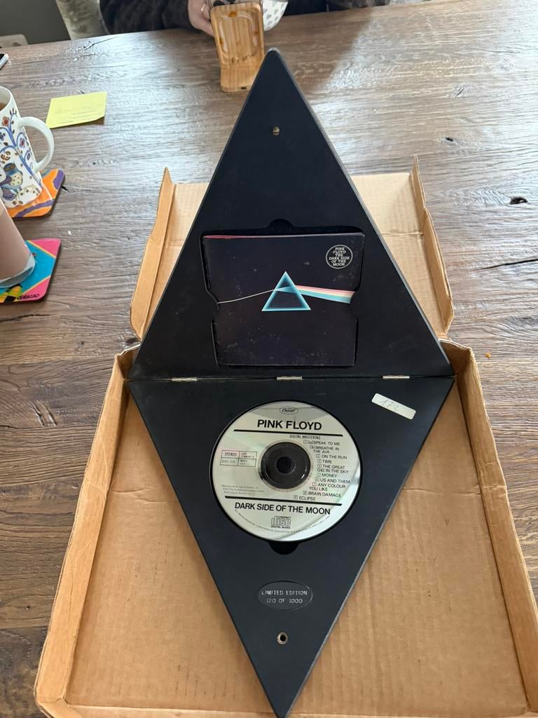 Pink floyd dark side of the moon box. Zeldzaam, Cd's en Dvd's, Cd's | Rock, Ophalen of Verzenden, Zo goed als nieuw