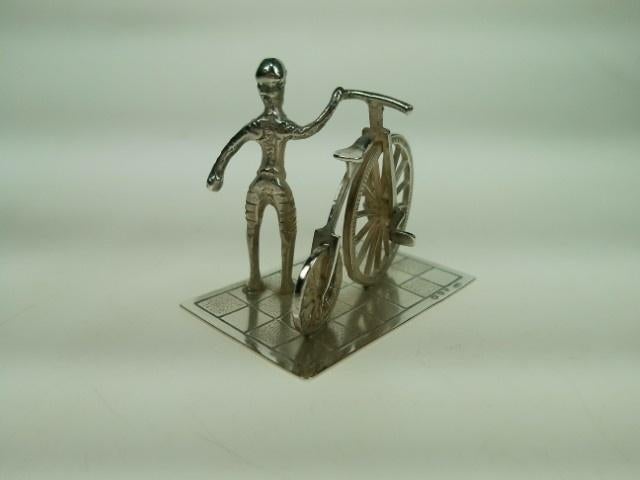 Zilver miniatuur man met antieke fiets Niekerk Schoonhoven, Antiek en Kunst, Verzenden, Zilver
