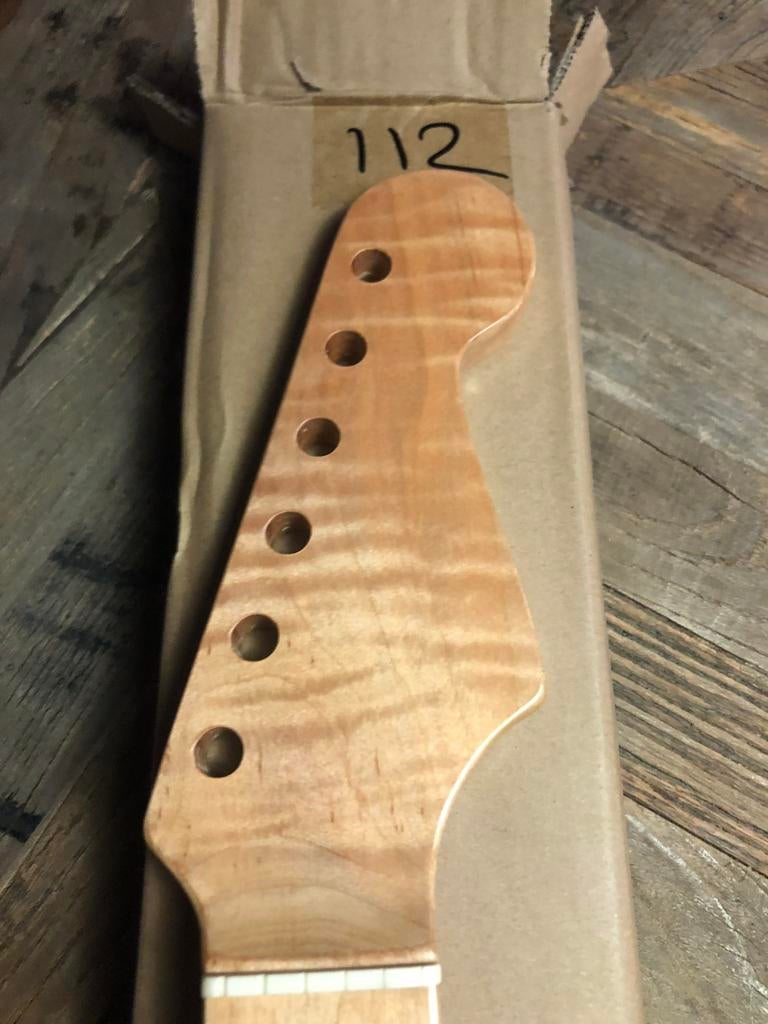 Stratocaster hals” Flamed Maple roasted 22 frets”112, Muziek en Instrumenten, Instrumenten | Onderdelen, Geen, Geen, Jpsg, Nieuw