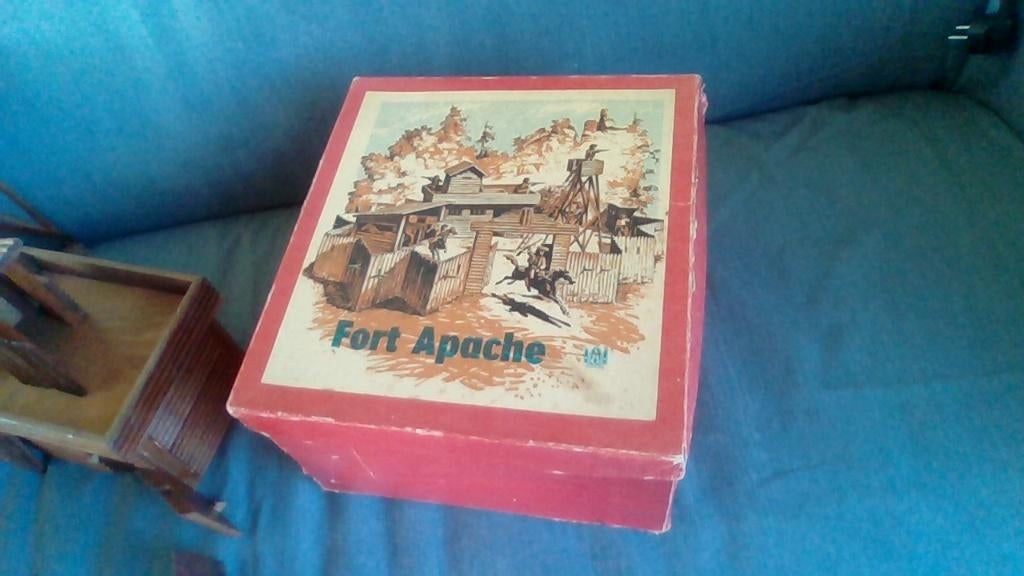 Houten speelgoed / Fort Apache, Kinderen en Baby's, Speelgoed | Houten speelgoed, Ophalen of Verzenden, Zo goed als nieuw, Overige typen