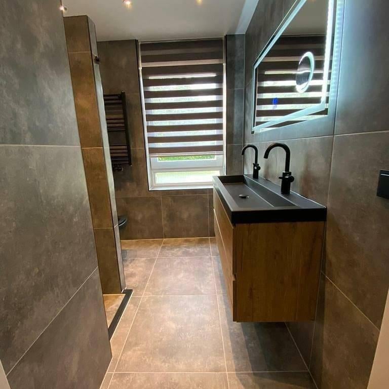 Aannemer /Klusjesman-Schilder-Stucadoor-Tegelzetter-Badkamer, Garantie, Nieuwbouw of Opbouw
