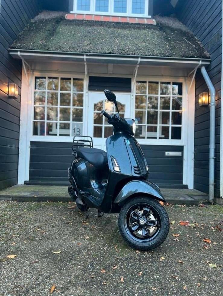 Zwarte Vespa - Goed onderhouden!, Ophalen, Gebruikt, Overige modellen, Maximaal 45 km/u