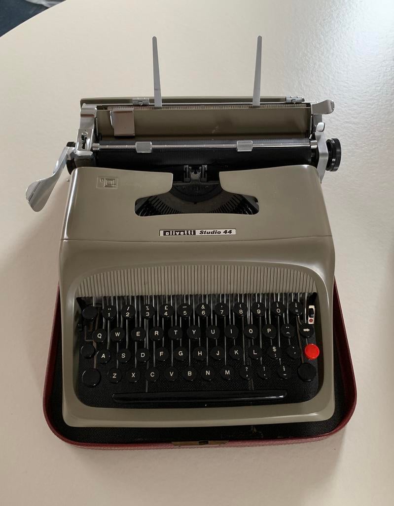 Vintage Olivetti Sgtudio 44 typemachine, Diversen, Typemachines, Ophalen, Gebruikt