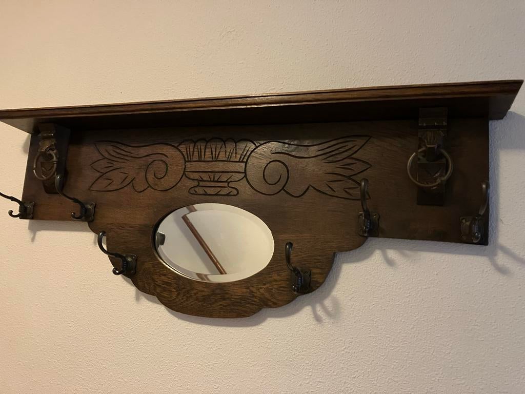 Oude Eiken Wandkapstok met spiegel en leeuwekoppen met ring, Wandkapstok, Gebruikt, Ophalen of Verzenden, Minder dan 100 cm