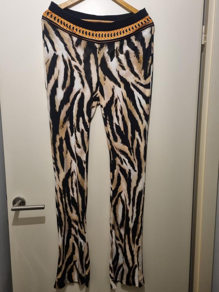 Super leuke broek Marc Cain N4, Ophalen of Verzenden, Zo goed als nieuw, Zwart, Lang
