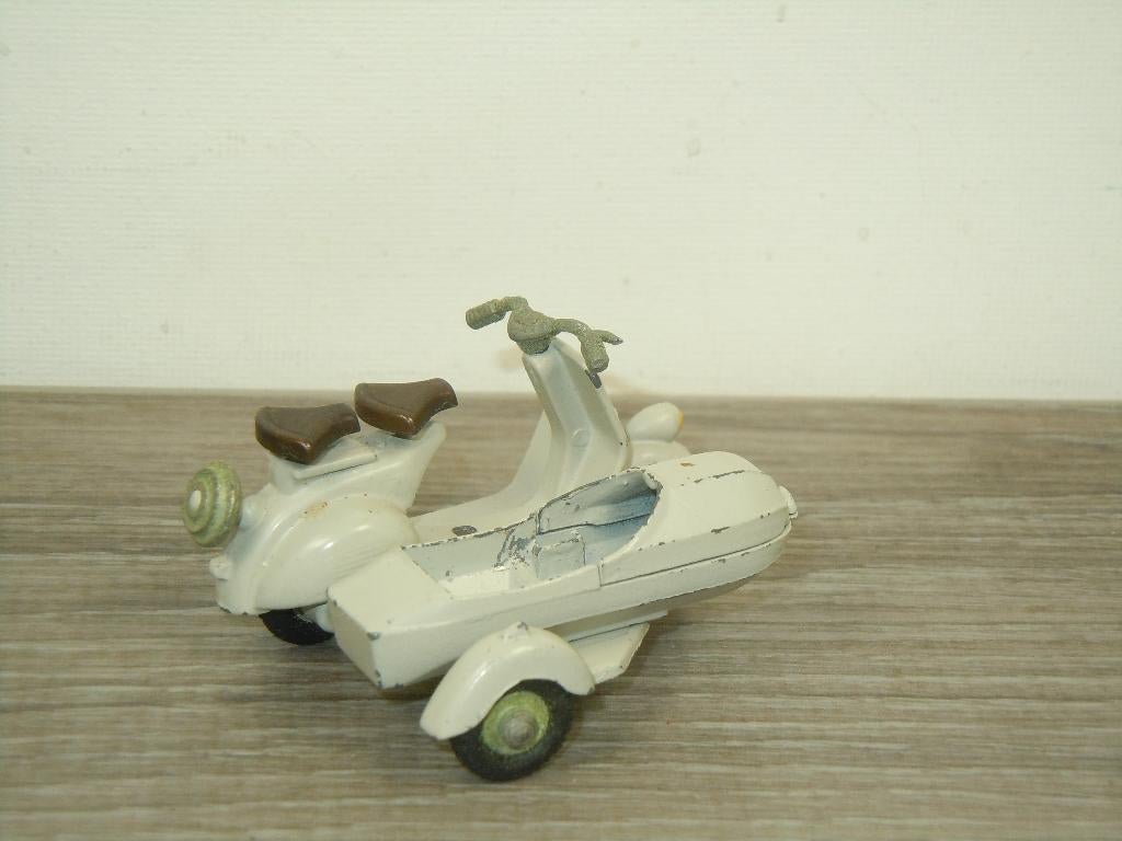 Vespa with Side Car - Tekno 443 Denmark, Hobby en Vrije tijd, Modelauto's | 1:43, Overige merken, Gebruikt, Auto, Verzenden