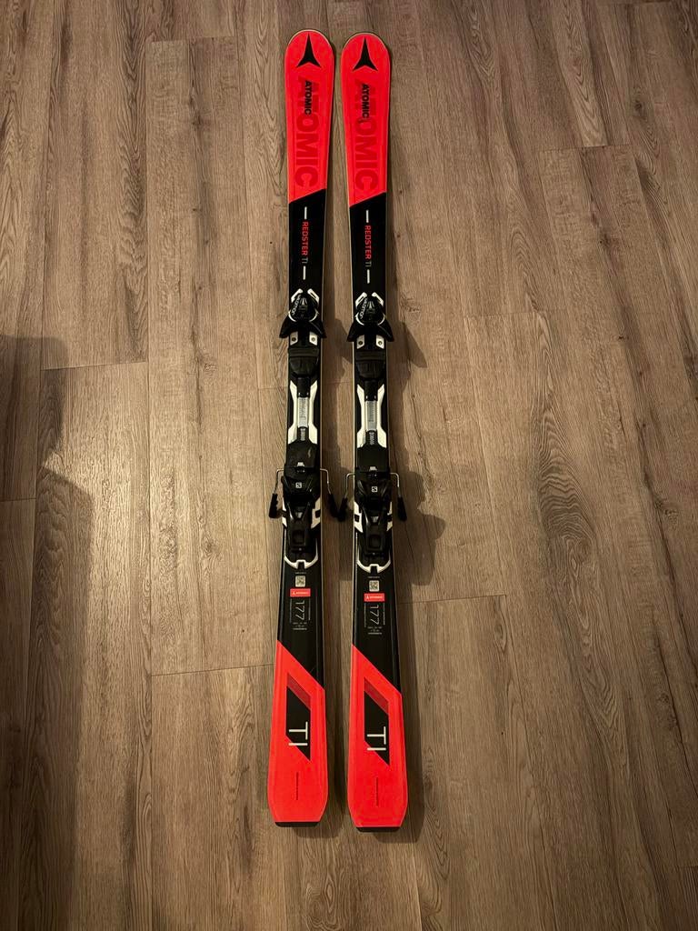 Atomic Ski's in goede staat, Ophalen, 160 tot 180 cm, Gebruikt, Carve