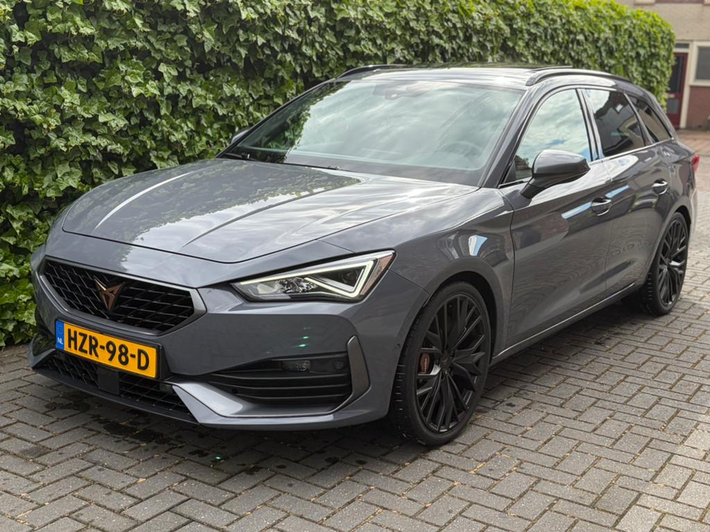 Cupra Leon Sportstourer 310pk S4 Dsg Sport Performanc Brembo, Auto's, Cupra, Bedrijf, Leon, 4x4, ABS, Achteruitrijcamera, Adaptieve lichten