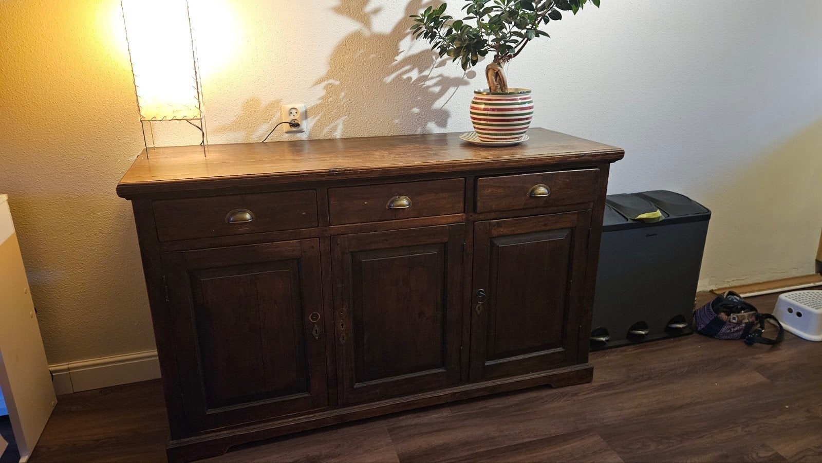 Robuuste hardhouten kast met 3 lades en 3 afsluitbare deuren, Ophalen, Gebruikt, Met lade(s), 150 tot 200 cm