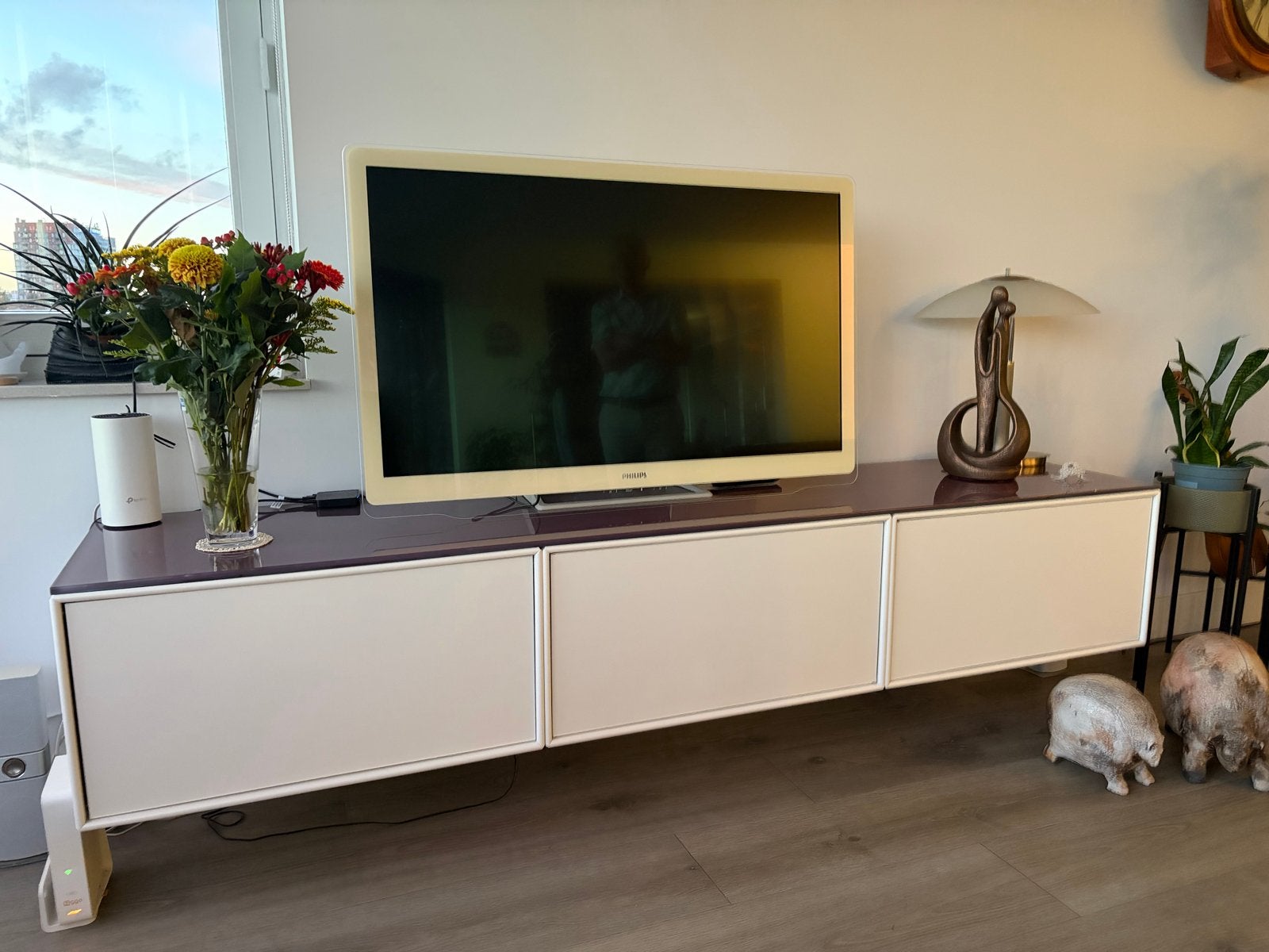 Montana dressoir/TV-meubel met glazen blad