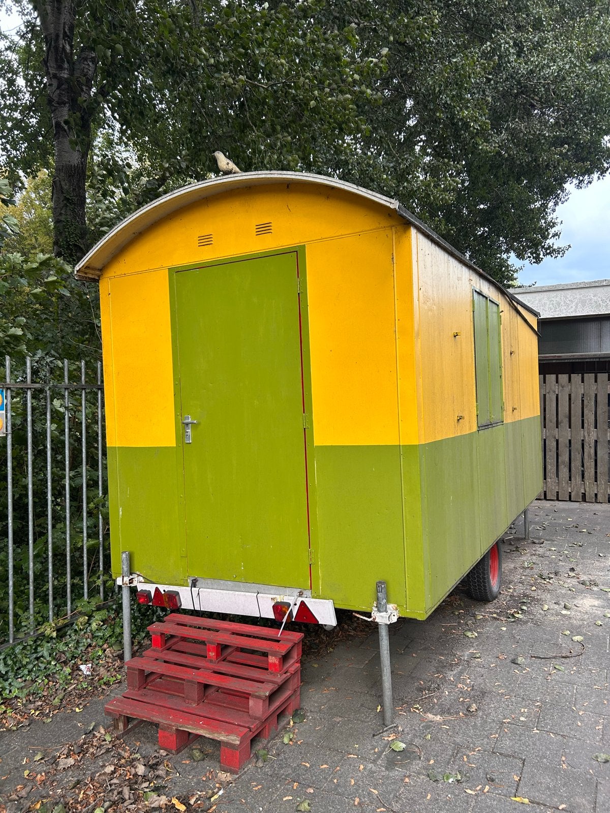 Opknapper: Gele en groene pipowagen - keet - hut, Ophalen of Verzenden, Gebruikt