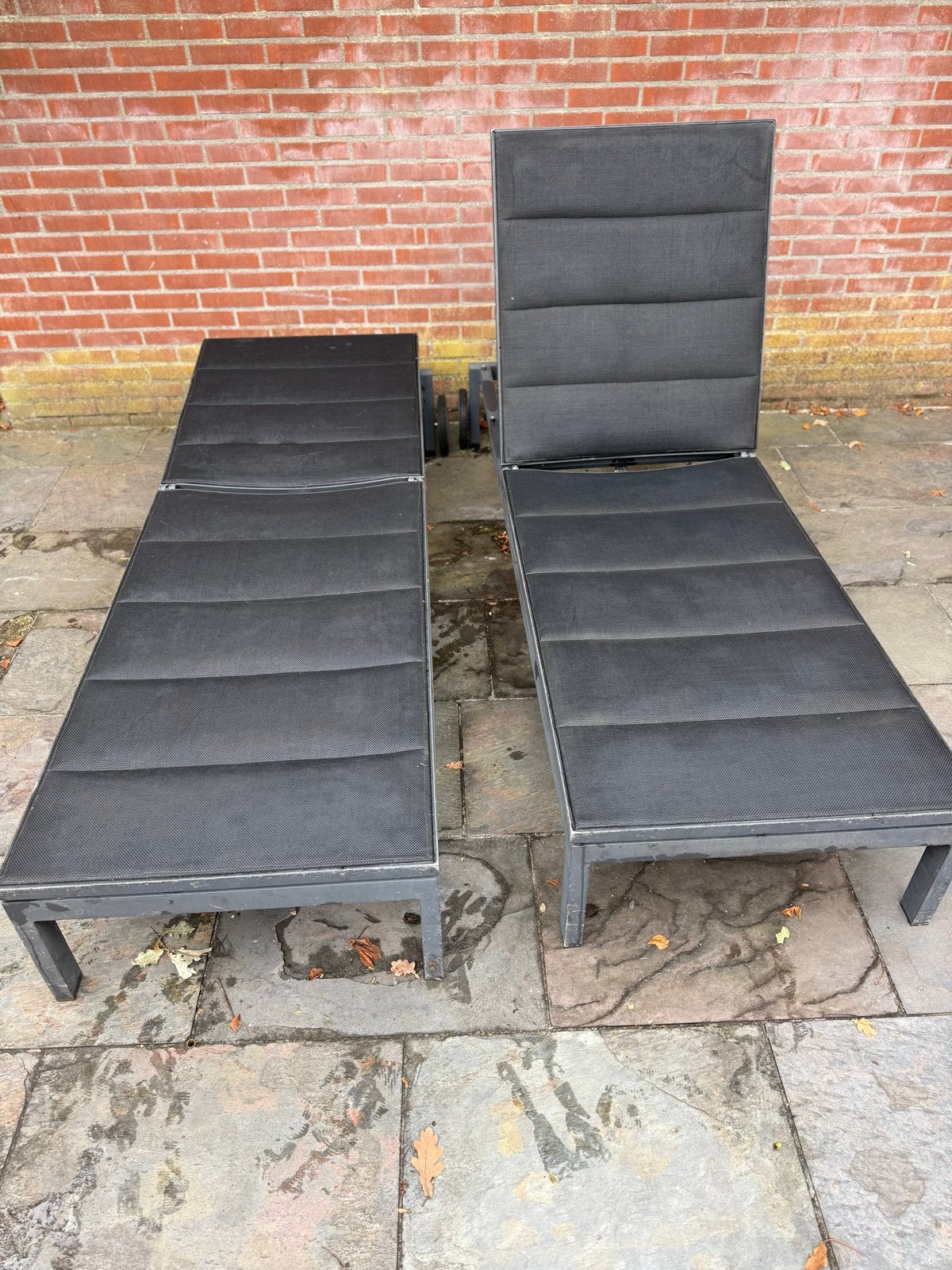 2x Ligbedden met verstelbare rugleuning en wielen, Ophalen of Verzenden, Gebruikt