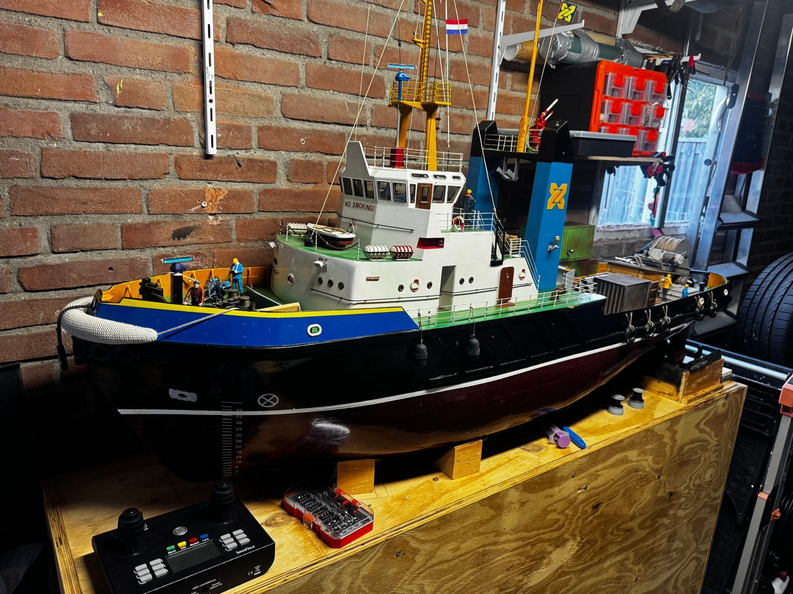 Gedetailleerd Modelbouw Schip - Sleepboot, Ophalen, Gebruikt, Groter dan 1:32, Overige merken