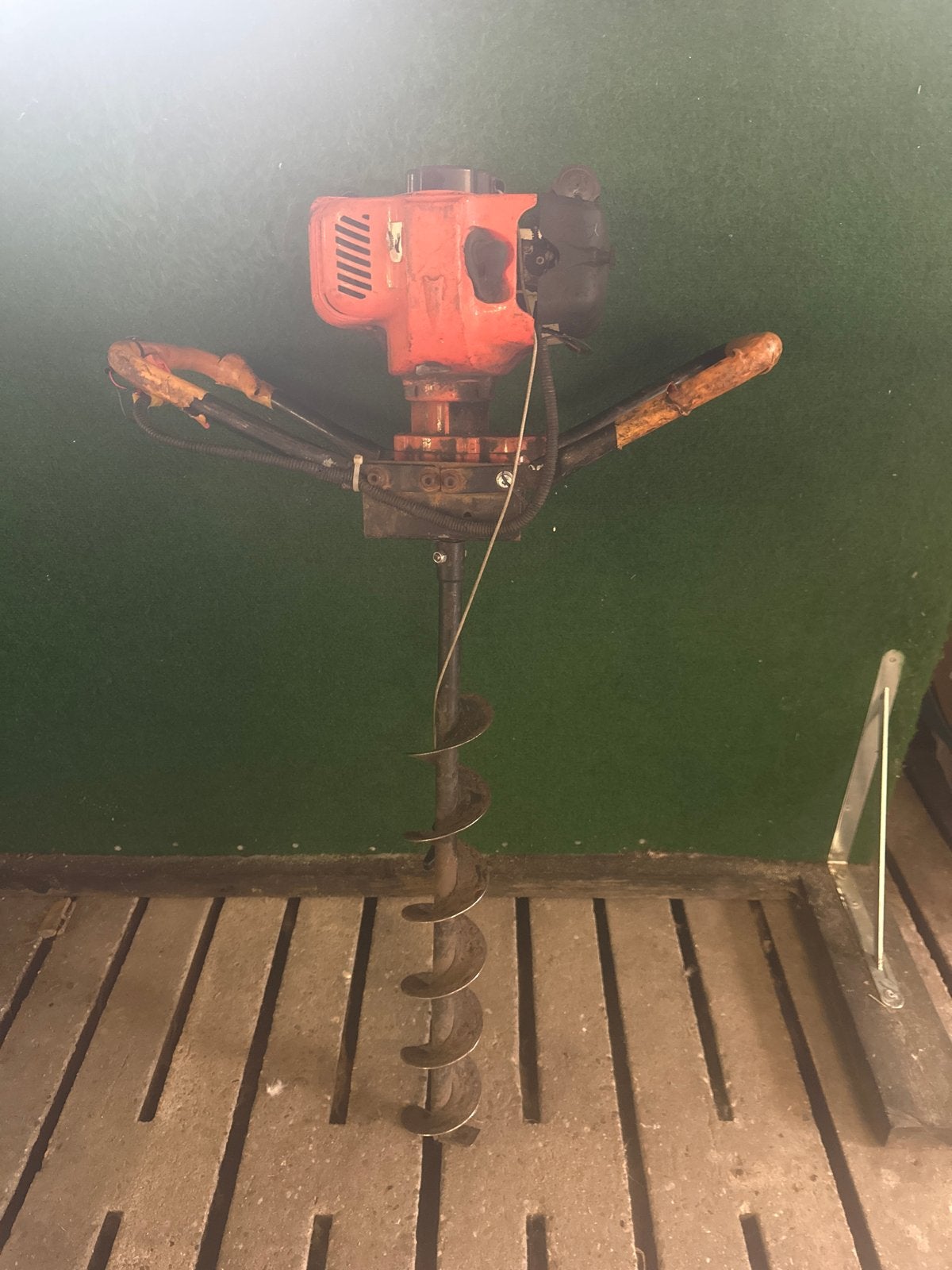 Grondboor machine met 100mm boor - touwtje zit vast, Ophalen, Gebruikt