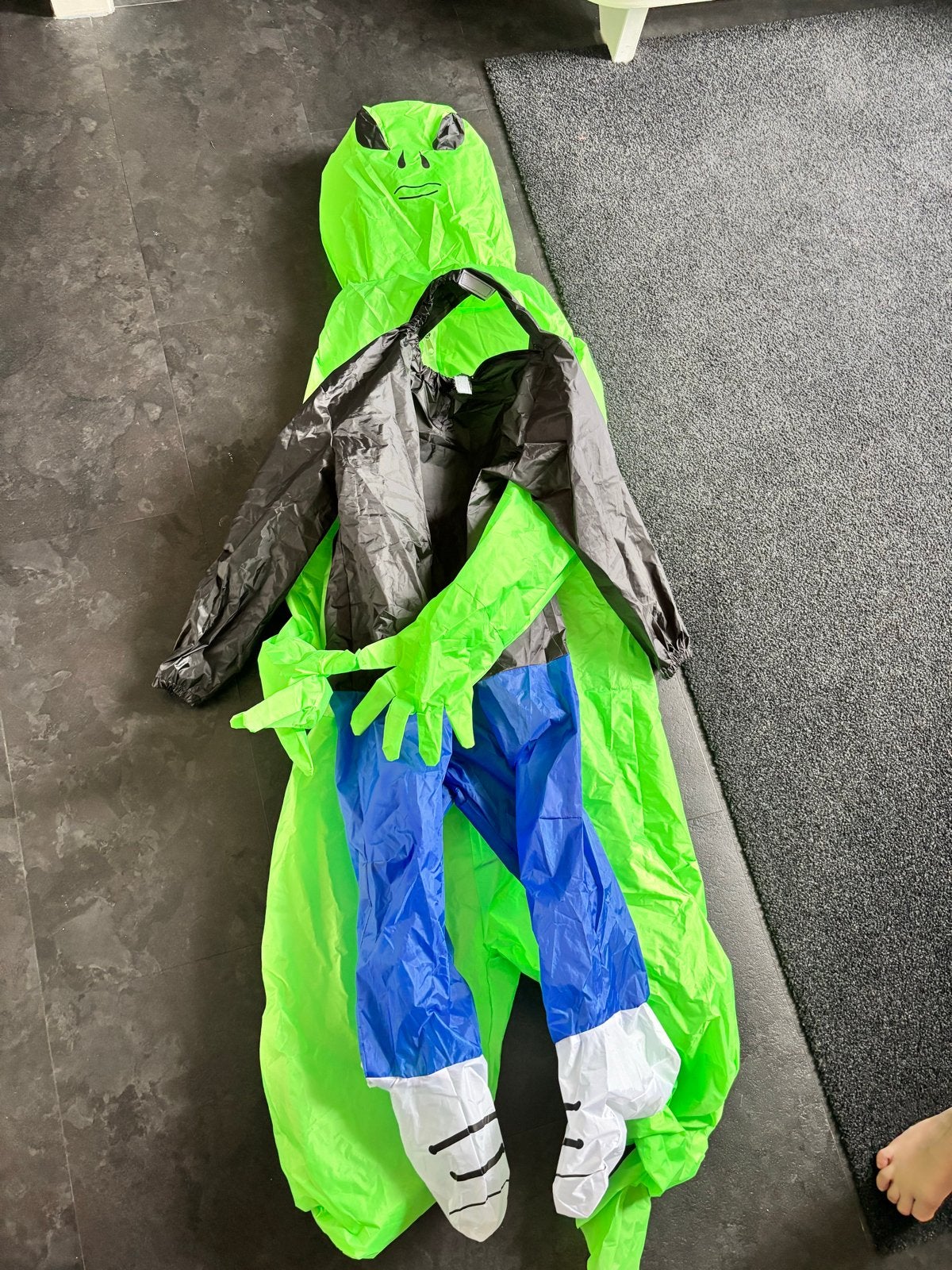 Opblaasbaar Alien Kostuum - Grappige Halloween Outfit, Ophalen of Verzenden, Zo goed als nieuw, Pak of Jurk