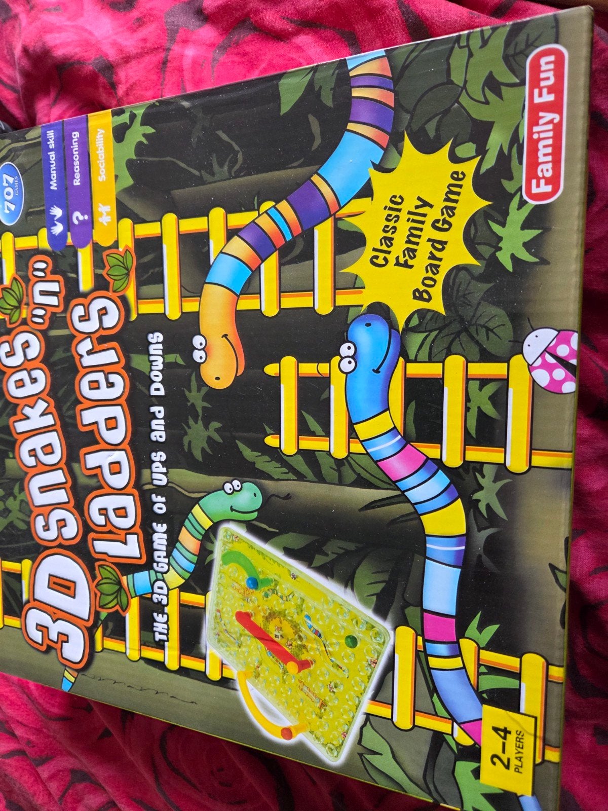 3D Snakes 'n' Ladders - Klassiek Familie Bordspel, Drie of vier spelers, Ophalen, Gebruikt, Family Fun
