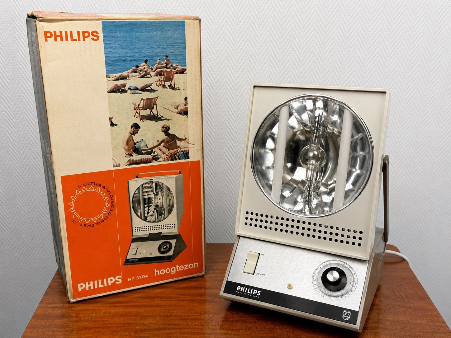 Vintage Philips hoogtezon UV-IR lamp met doos HP 3704, Ophalen of Verzenden, Zo goed als nieuw, Gezichtsbruiner, Minder dan 10 lampen