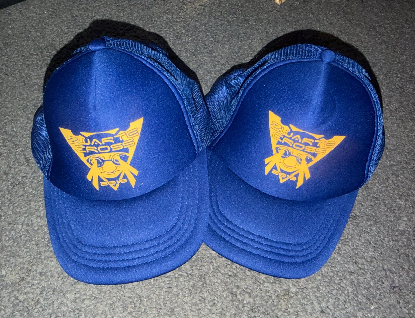 Zwarte Cross 2019 petten - Blauw met geel logo (2 stuks), Ophalen of Verzenden, Zo goed als nieuw, One size fits all, Pet