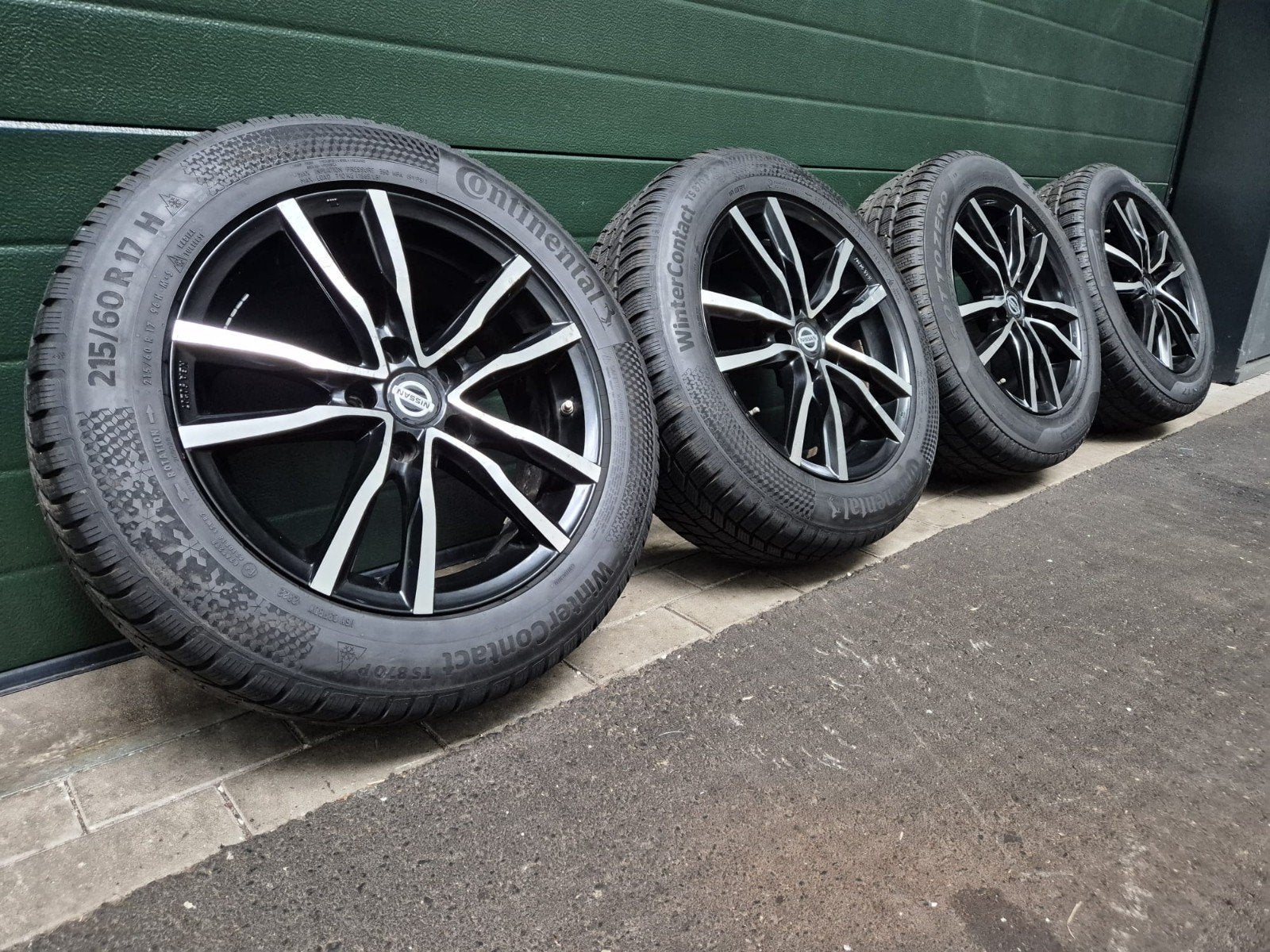 5x114.3/17 inch Nissan Qashqai /Juke Winterset, Ophalen, 215 mm, 17 inch, Winterbanden