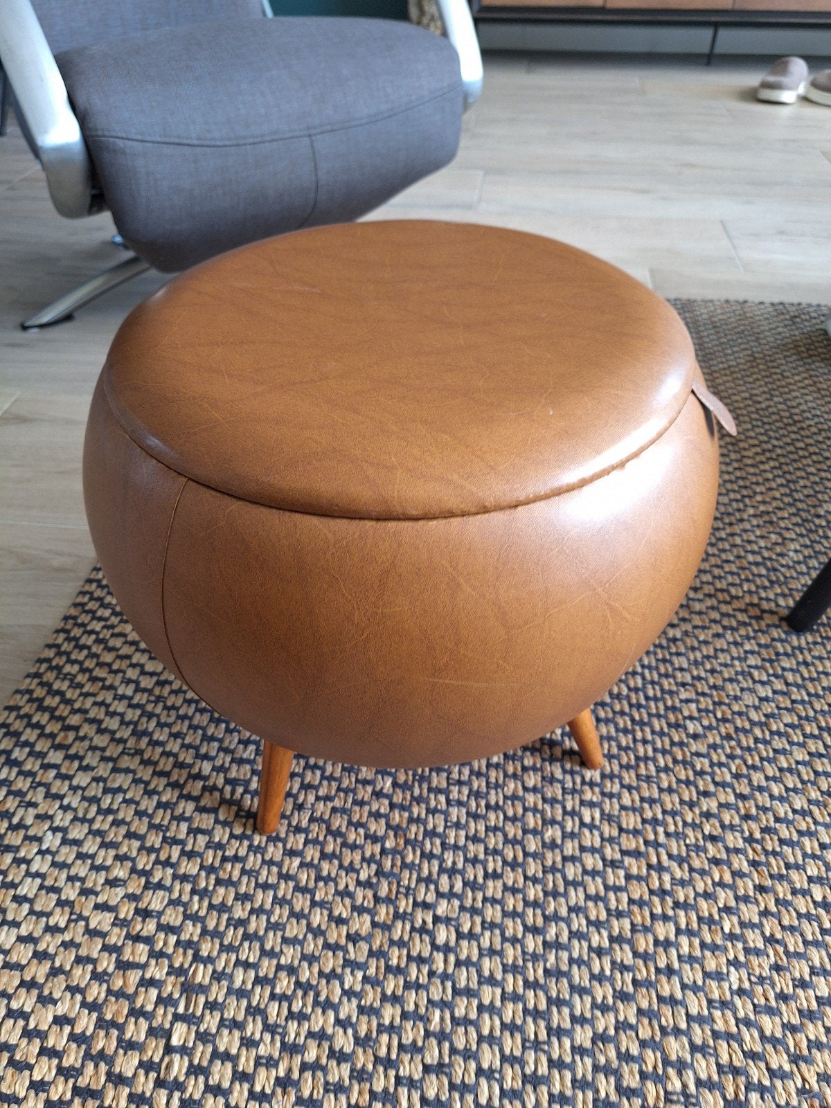 Vintage leren poef met opbergruimte, Gebruikt, Ophalen of Verzenden, Leer, 50 tot 75 cm