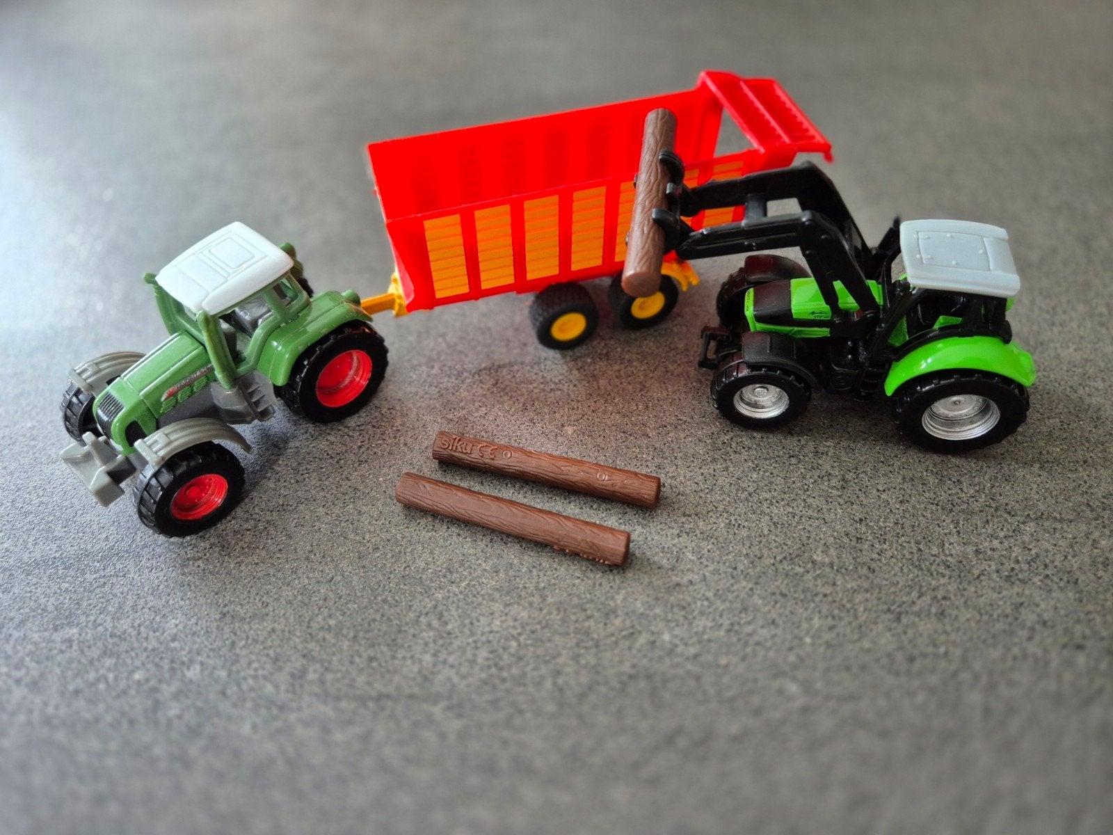 Siku set samengesteld traktor silagewagen boomstamtransport, Hobby en Vrije tijd, Modelauto's | 1:32, Ophalen, Gebruikt, Tractor of Landbouw
