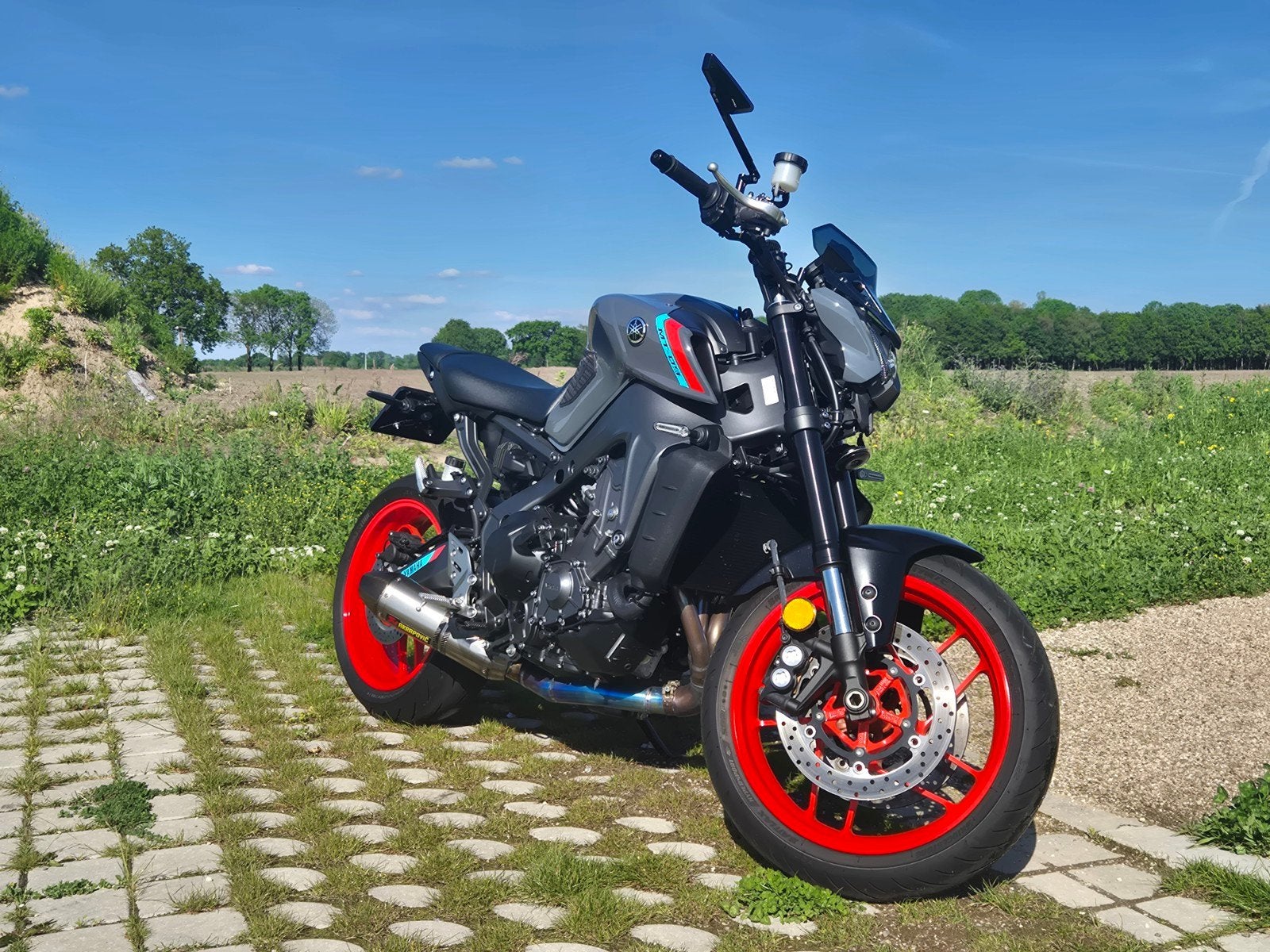 Yamaha MT-09 2021 | 2.471 km | Akrapovič | Nieuwstaat, LED Verlichting, 890 cc, Motorrijbewijs A, Gebruikt