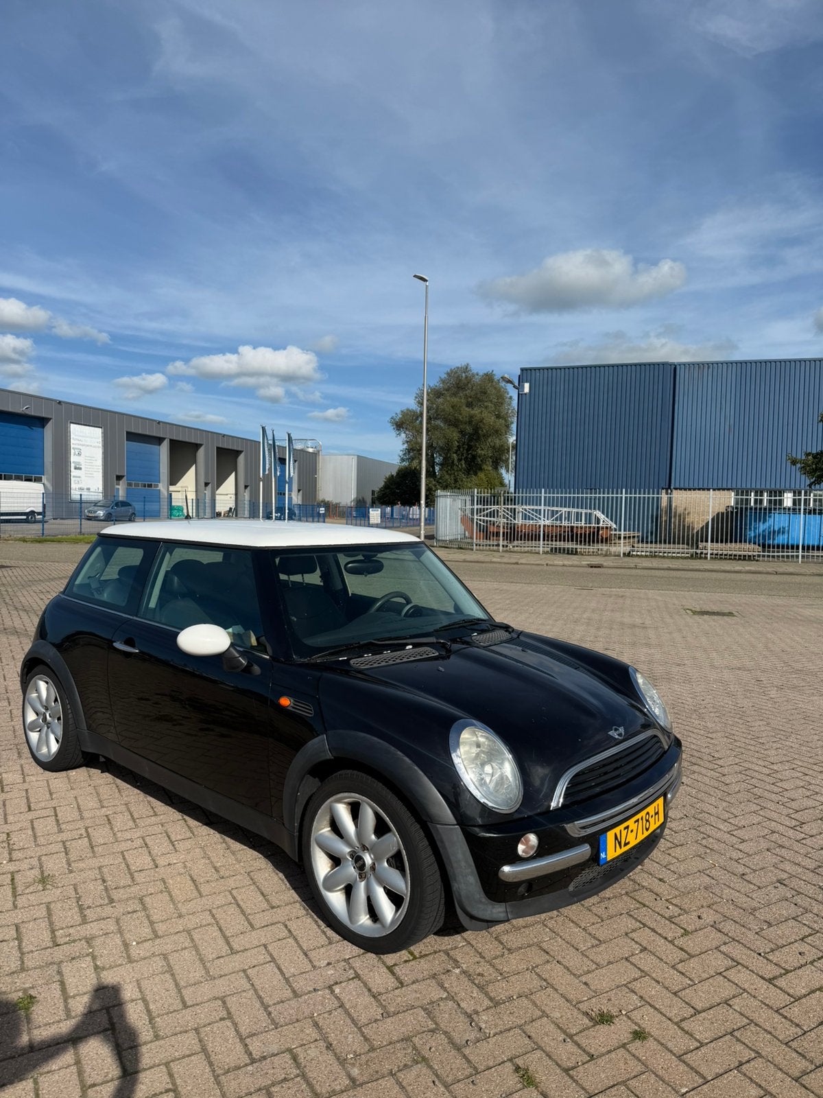 MINI Cooper 2002 |  1.6 Automaat | 90.000 KM, 4 stoelen, Zwart, 115 pk, Particulier