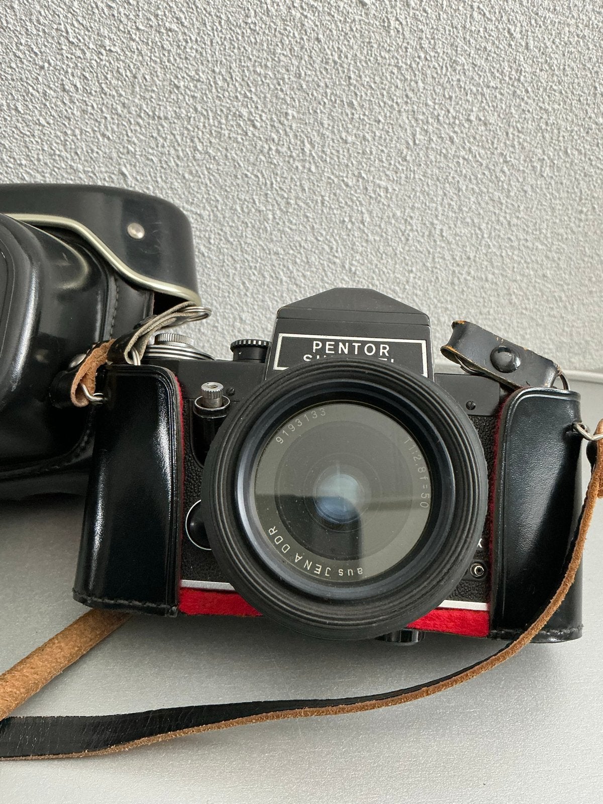 Vintage Pentor Spiegelreflexcamera met leren tas, Ophalen of Verzenden, Gebruikt, Spiegelreflex, Overige Merken