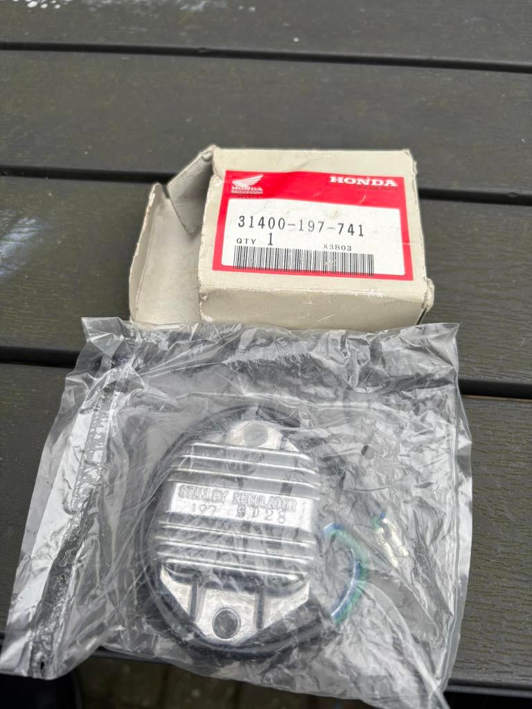 Honda px50 spanningsregelaar NOS, Ophalen of Verzenden, Zo goed als nieuw, Overige merken