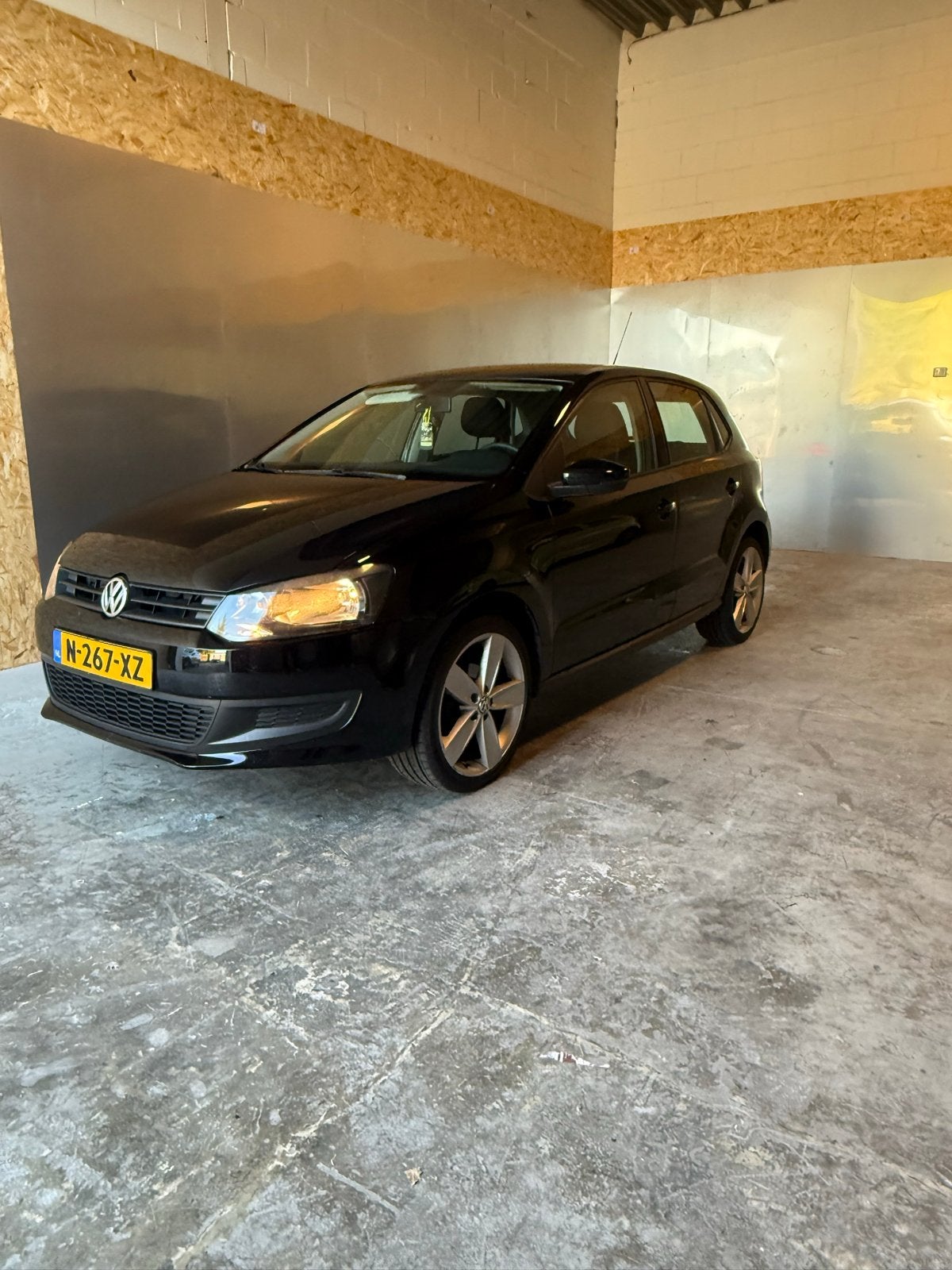 Volkswagen Polo 1.2 51KW 5 DRS 2010 Zwart, Auto's, Volkswagen, Voorwielaandrijving, Zwart, Zwart, Bedrijf