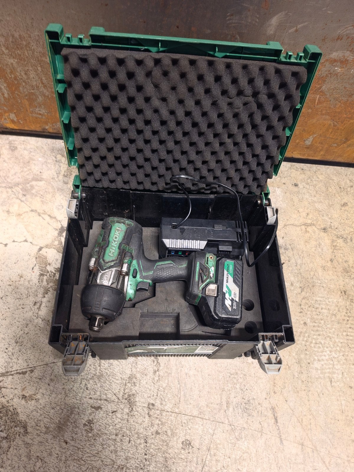 Hikoki WR36A slagmoersleutel 36v met accu en lader, Gebruikt, ., ., Hikoki