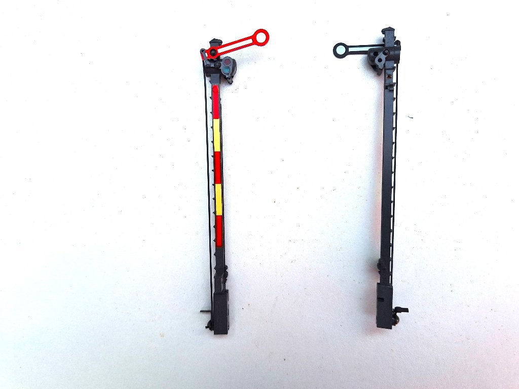 Masten voor seinpalen ex Märklin 7039 en 7040, Ophalen of Verzenden, Wisselstroom, Overige typen, Märklin