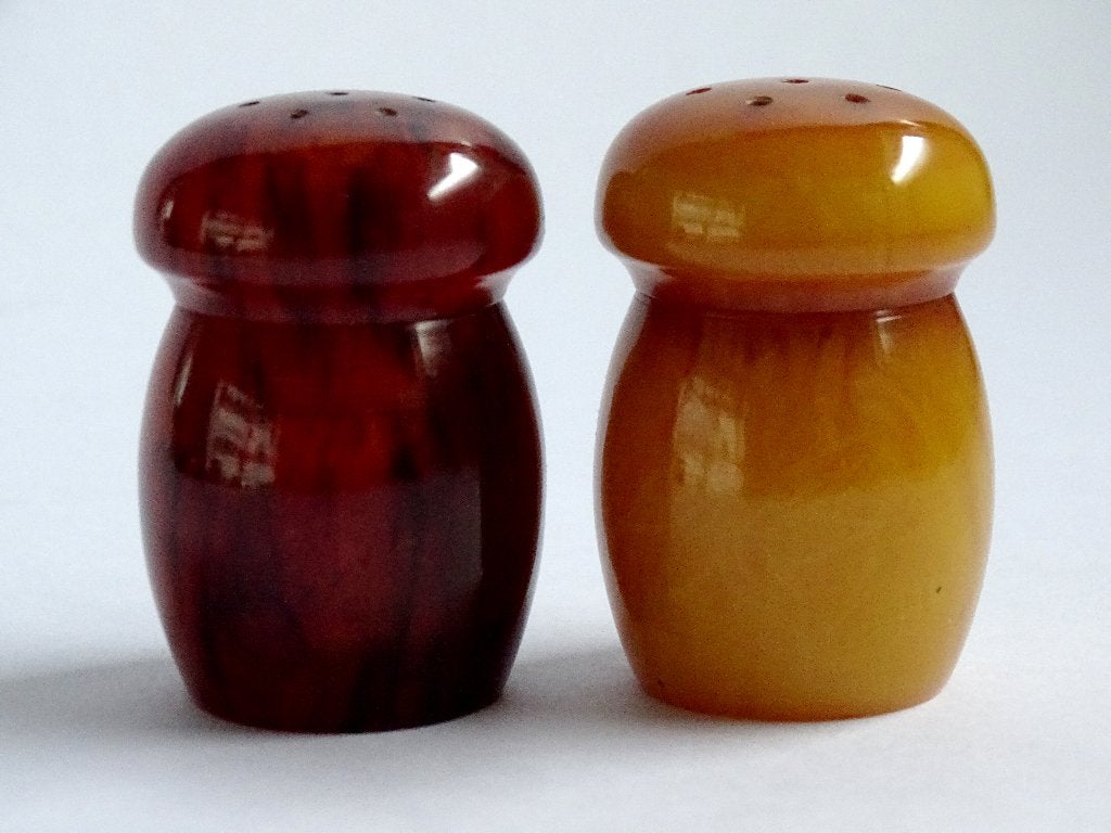 Bakeliet - Catalin Paddenstoel model Peper & Zout Stel, Antiek en Kunst, Verzenden