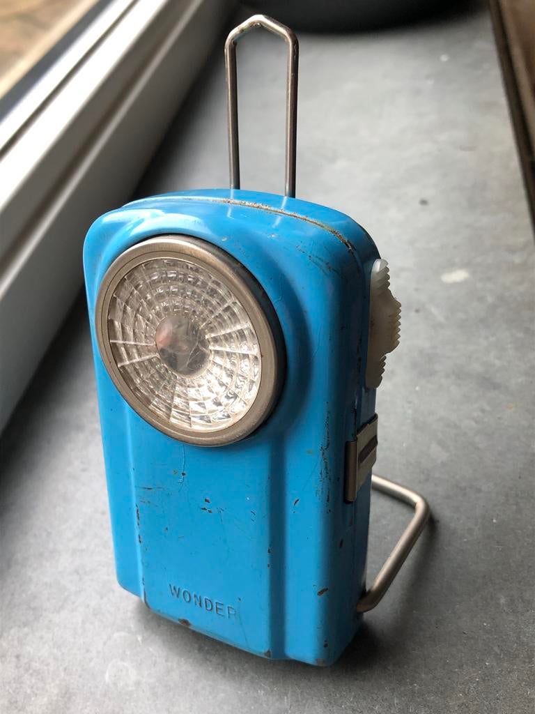 Blauwe WONDER CINEA zaklamp - jaren 60 - in werkende staat, Ophalen of Verzenden, Gebruikt, Batterij