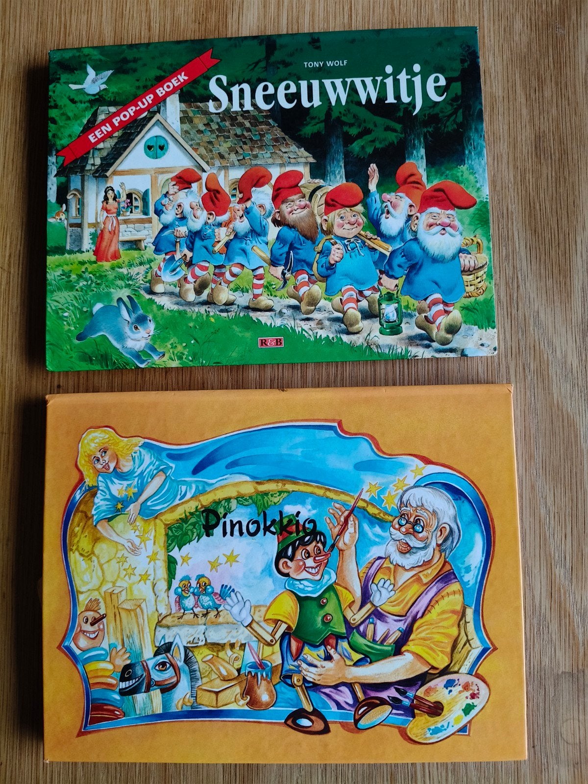 2x Pop-up boeken: Pinokkio en Sneeuwwitje, Ophalen, Gelezen, Tony Wolf