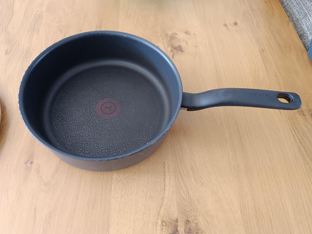 Tefal Hapjespan met Deksel, Huis en Inrichting, Keuken | Potten en Pannen, Ophalen, Aluminium, Zo goed als nieuw, Keramische plaat