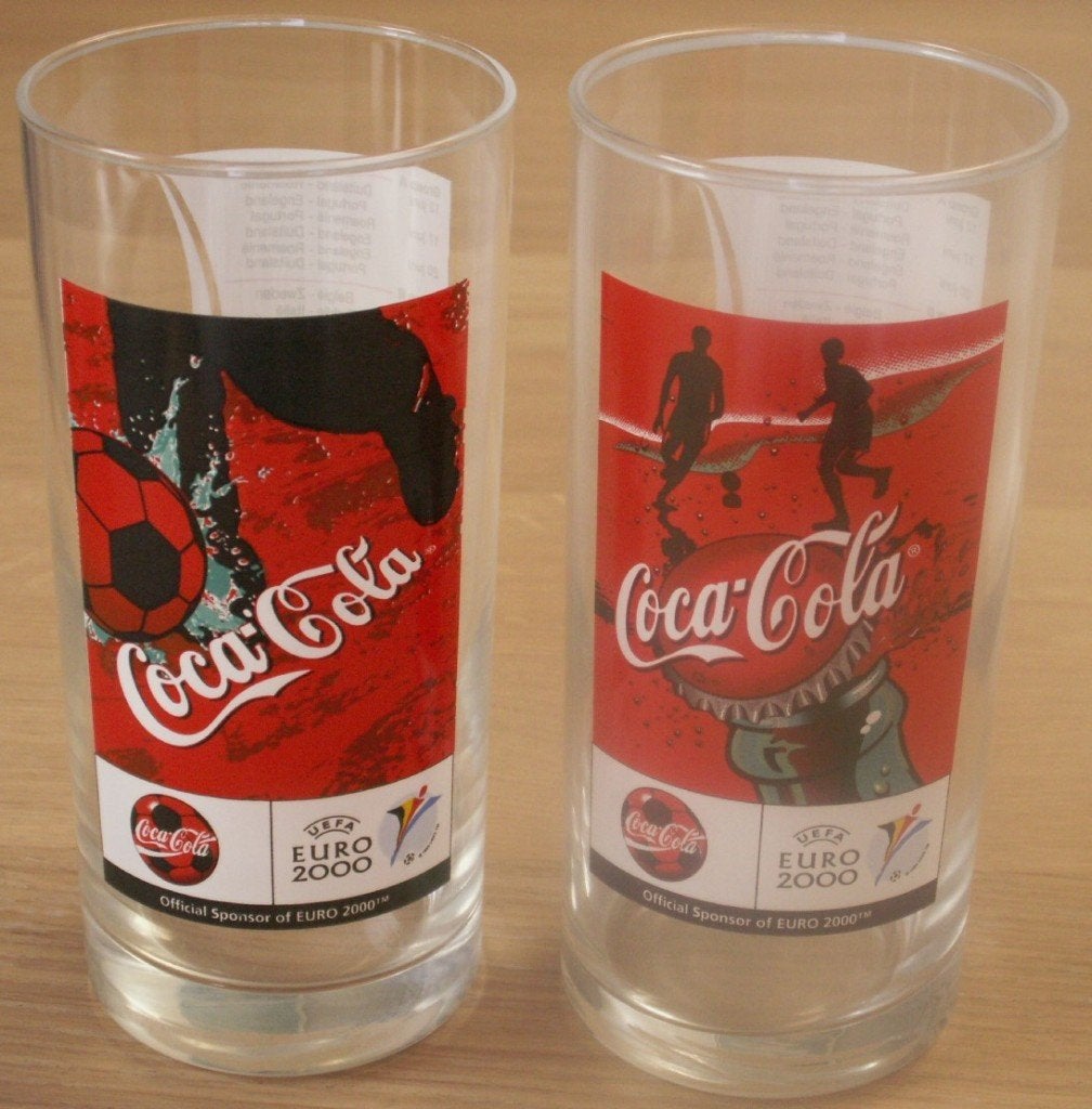 Set: 2 Coca Cola glazen Voetbal euro 2000  spelschema voetba, Verzamelen, Ophalen of Verzenden, Nieuw, Bierglas