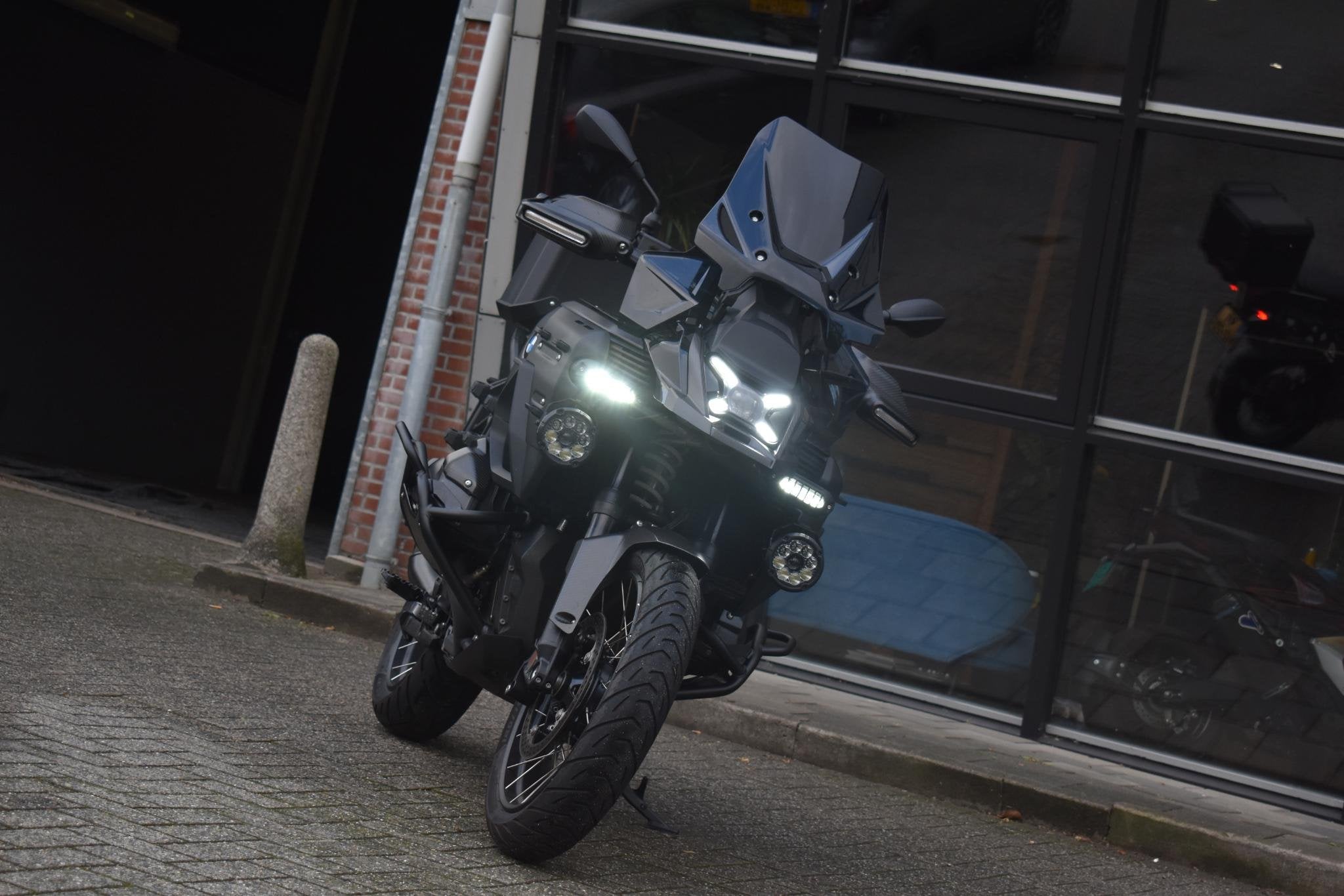 BMW R 1300 GS Adventure Carbon Cruise 5 Jaarfabrieksgarantie, Einsteinlaan 5
2289 CC  Rijswijk, NL, Toermotor, 1300 cc, Handgeschakeld