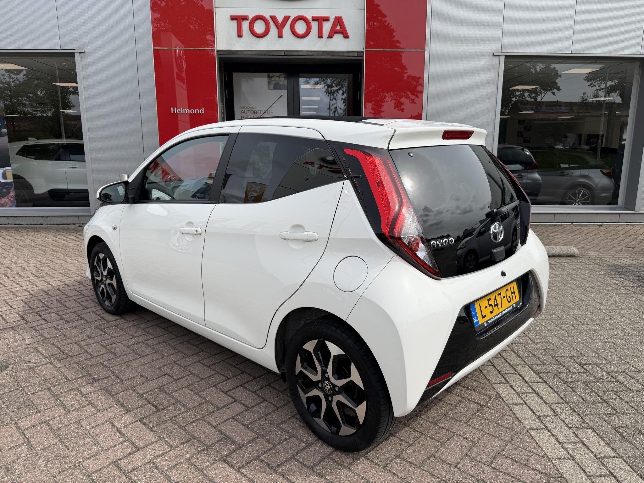 Toyota Aygo 1.0 VVT-i x-joy cabrio, Voorwielaandrijving, Dealer onderhouden, Gebruikt, Euro 6