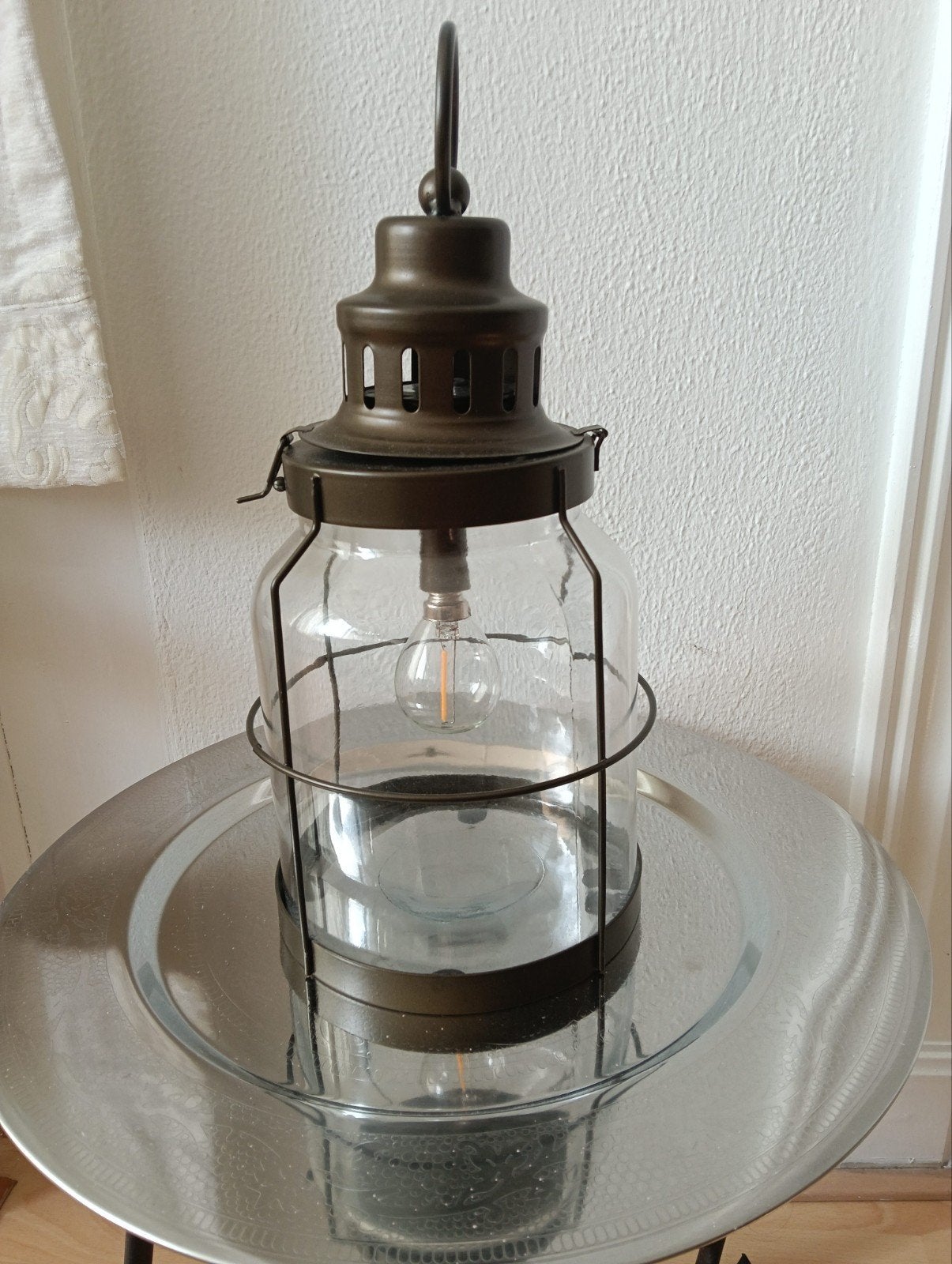 Decoratieve lantaarnlamp met glazen pot en metalen frame, Ophalen