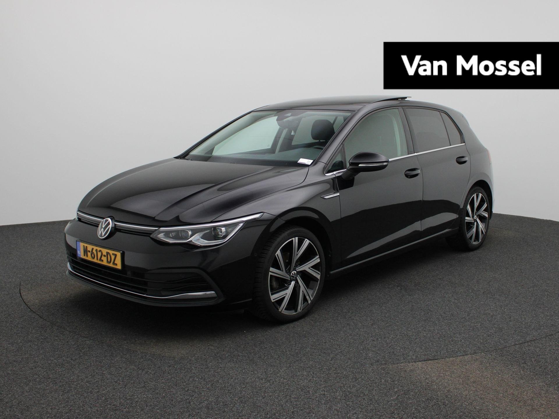 Volkswagen Golf 1.5 eTSI Style, Auto's, 12 maanden, 4 cilinders, Zwart, Origineel Nederlands