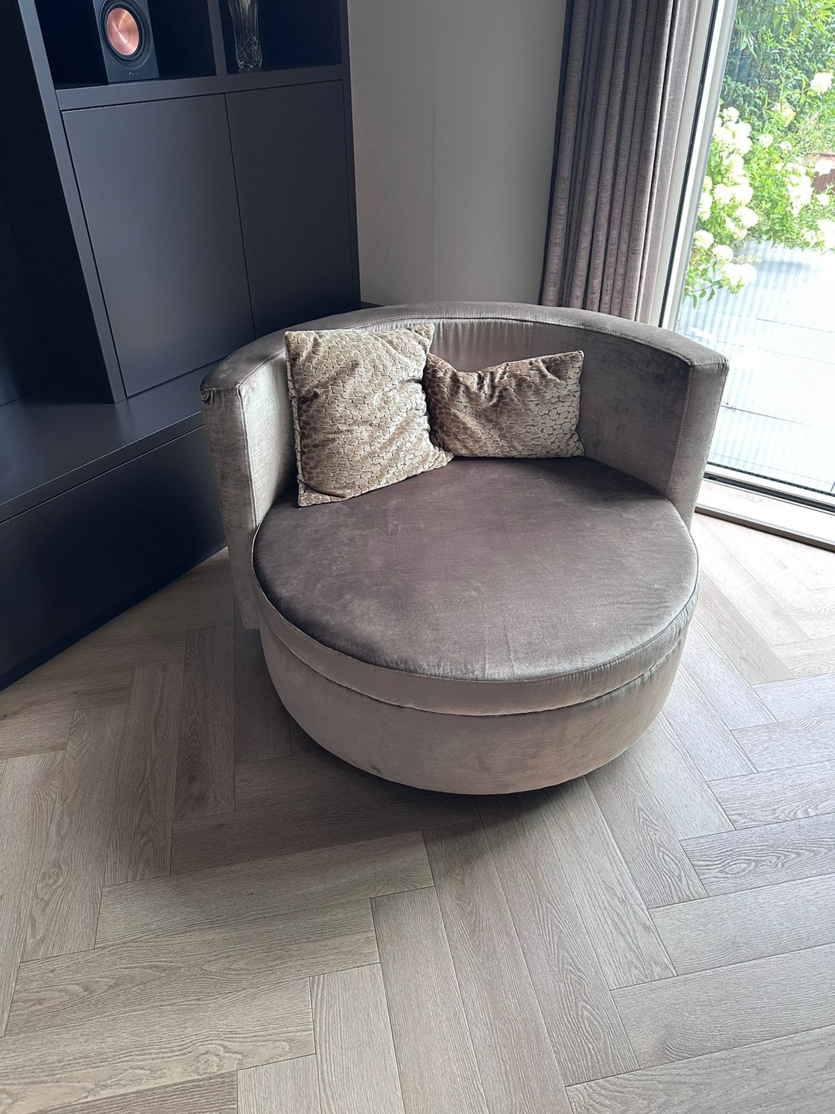 Ronde sofa, Ophalen, Zo goed als nieuw