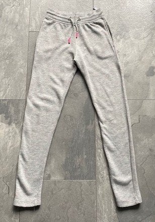 Grijze joggingbroek, maat 122/128 (qwe), Ophalen of Verzenden, Zo goed als nieuw, Meisje, Broek