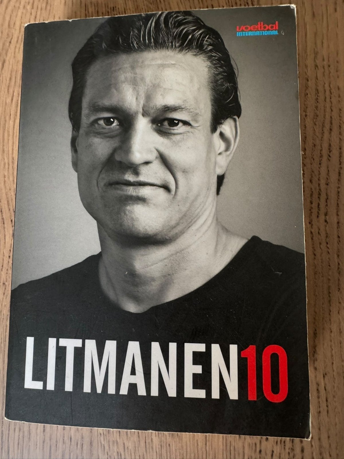 Litmanen 10 - Voetbal International, Boeken, Ophalen of Verzenden, Gelezen, Voetbal International, Nederland
