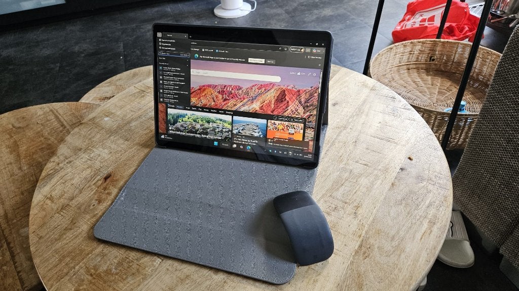 Microsoft Surface Pro 8 | i5, 16GB RAM, 256GB SSD, Ophalen, 2 tot 3 Ghz, Qwerty, Intel Core i5 1135G7 11 Generatie met turbo boost technologie